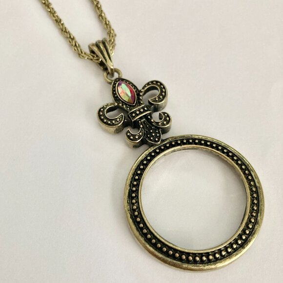 Gold Fleur de Lis Necklace 29" X-Long Magnifying Glass Vintage Plus Size Plated - Picture 3 of 16
